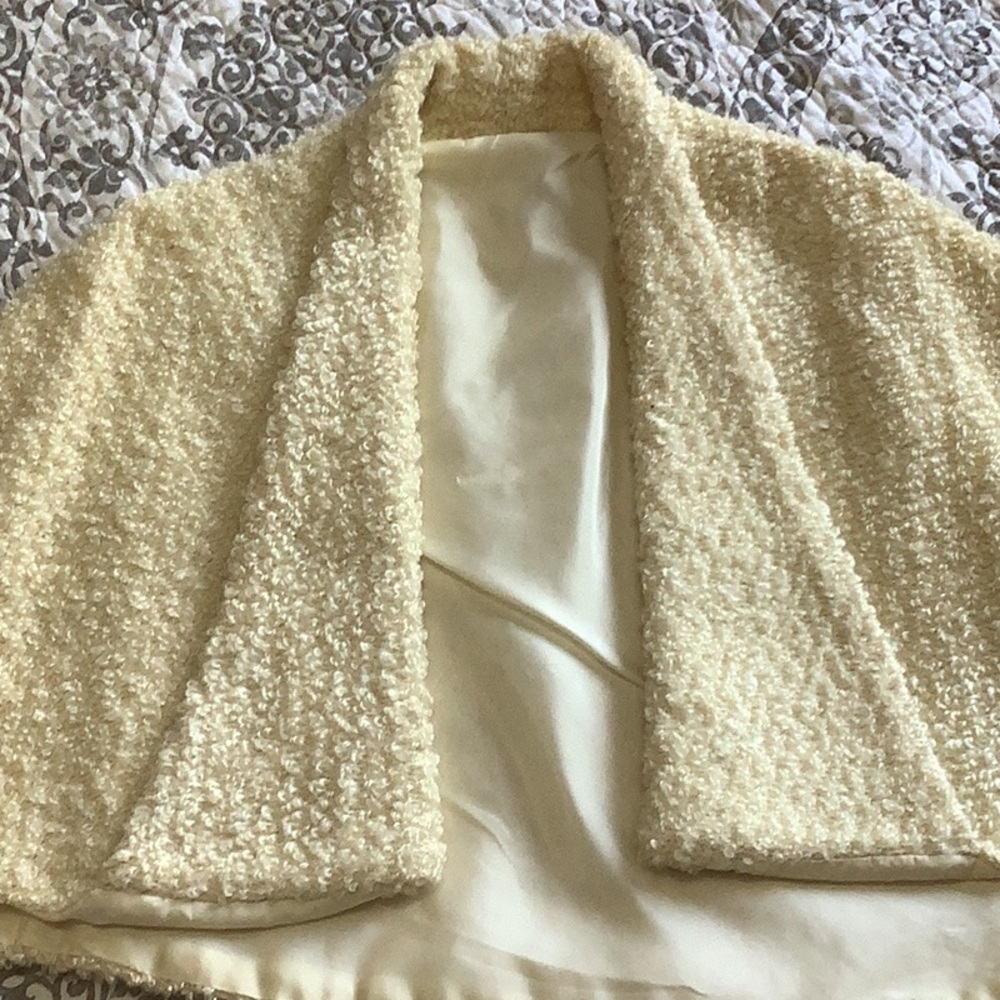 VINTAGE 1950s Cream‎ Bouclé Sateen Lined Cape Old Money Glam One Size - Picture 3 of 14